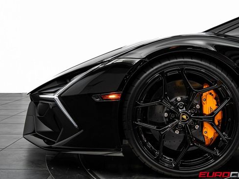 Used 2025 Lamborghini Revuelto AWD/4WD image 15