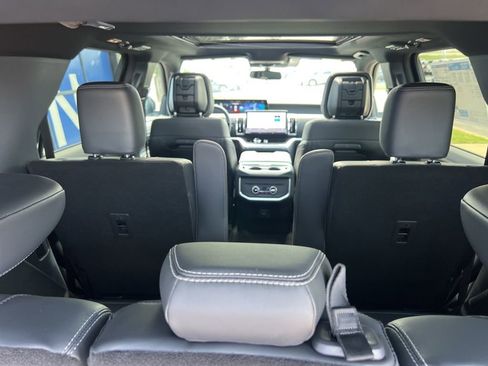 New 2026 Ford Expedition Platinum AWD/4WD image 12