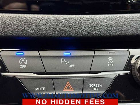 Used 2020 Chrysler Pacifica Touring-L FWD image 39