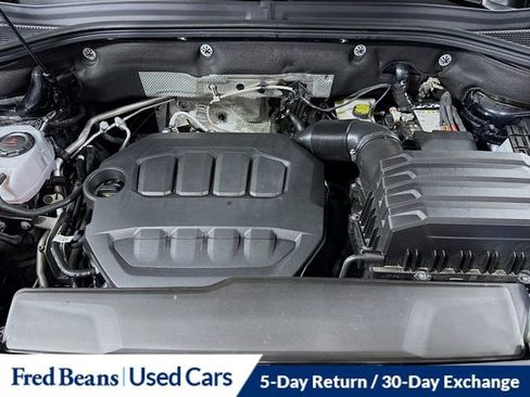 Used 2025 Volkswagen Atlas SE image 31