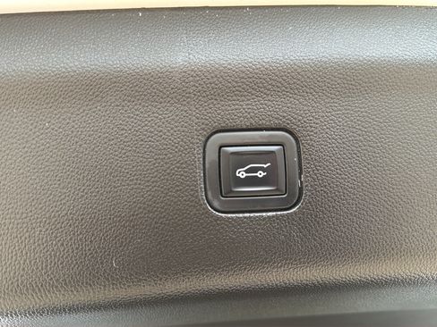 Used 2023 Buick Enclave Essence w/ Experience Buick Package AWD/4WD image 29