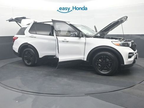 Used 2021 Ford Explorer XLT w/ Equipment Group 202A AWD/4WD image 34