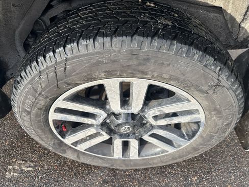 Used 2023 Toyota 4Runner Limited image 5