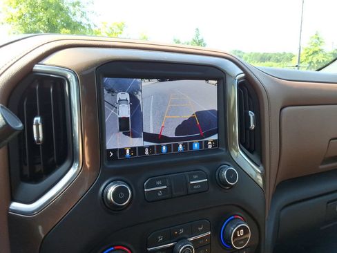 Certified 2021 Chevrolet Silverado 3500 High Country w/ Z71 Off-Road Package AWD/4WD image 34