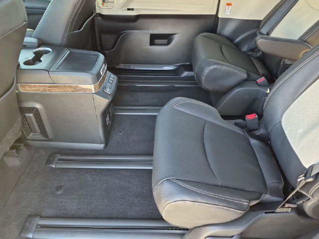 New 2026 Toyota Sienna Platinum AWD/4WD image 22