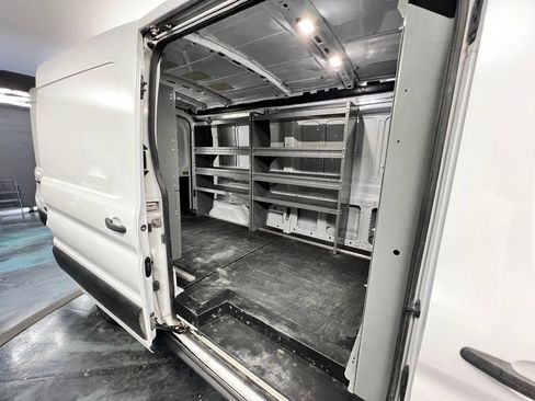 Used 2022 Ford Transit 250 Medium Roof AWD image 15