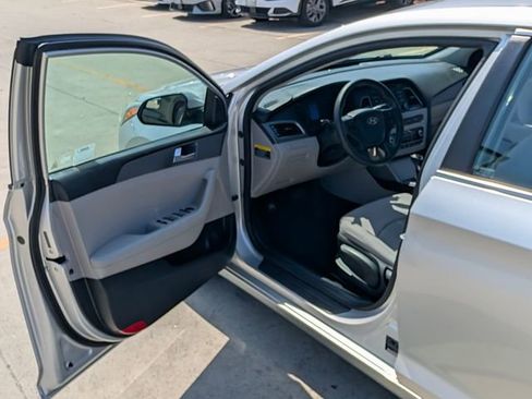 Used 2017 Hyundai Sonata SE FWD image 36