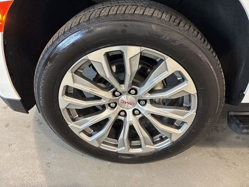 Used 2021 GMC Yukon Denali w/ Denali Premium Package image 28