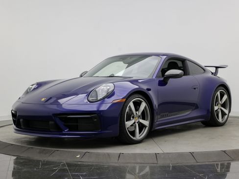 Used 2024 Porsche 911 Carrera T RWD image 45