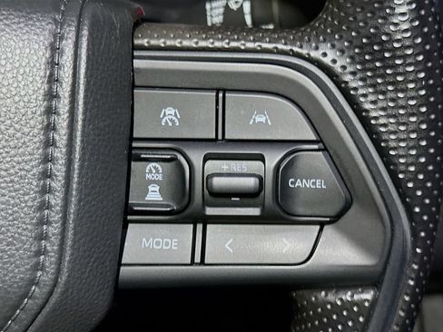 Certified 2025 Toyota Tacoma SR5 AWD/4WD image 33