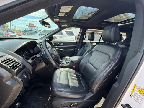 Used 2018 Ford Explorer XLT w/ Equipment Group 202A AWD/4WD image 8