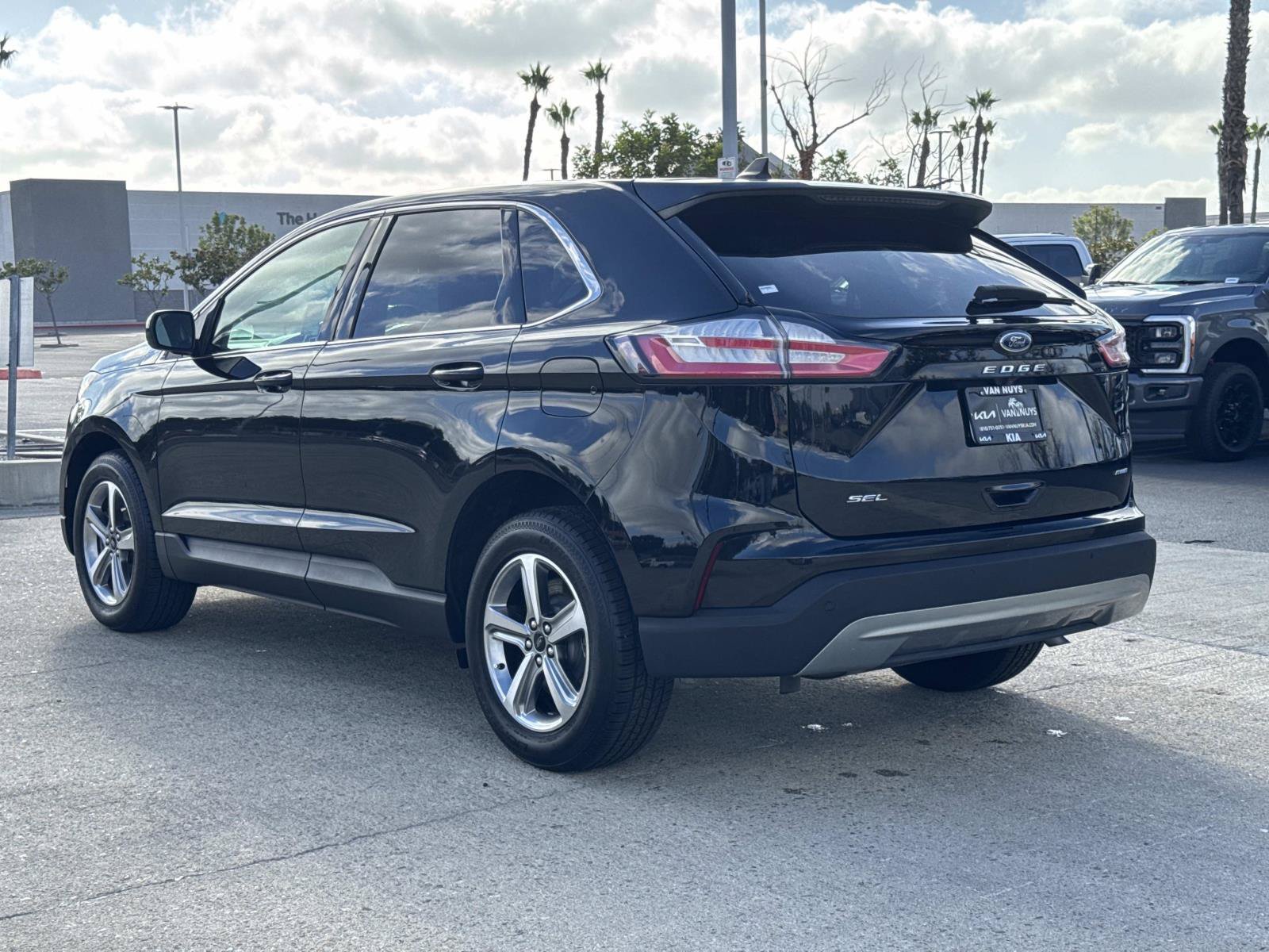 Used 2023 Ford Edge SEL w/ Convenience Package AWD/4WD image 5