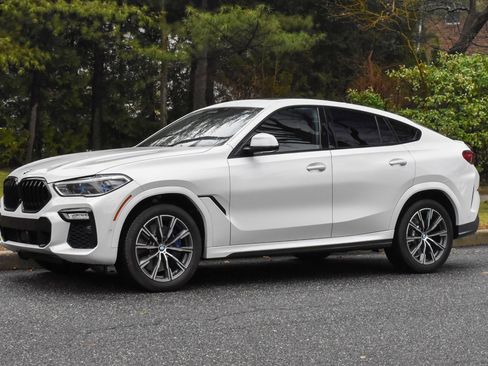 Used 2020 BMW X6 M50i w/ Executive Package image 2
