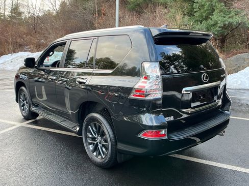 Used 2023 Lexus GX 460 Premium image 3