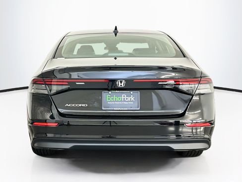 Used 2025 Honda Accord SE image 7