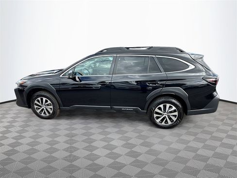 Used 2024 Subaru Outback Premium image 9