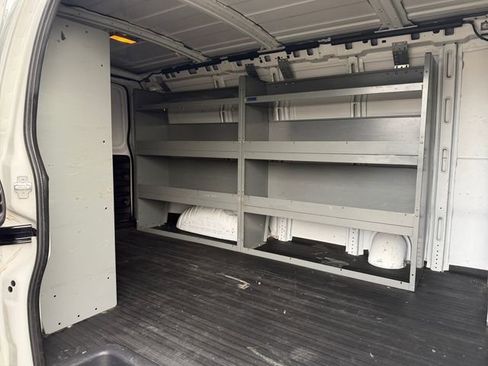 Used 2008 Chevrolet Express 2500 image 30