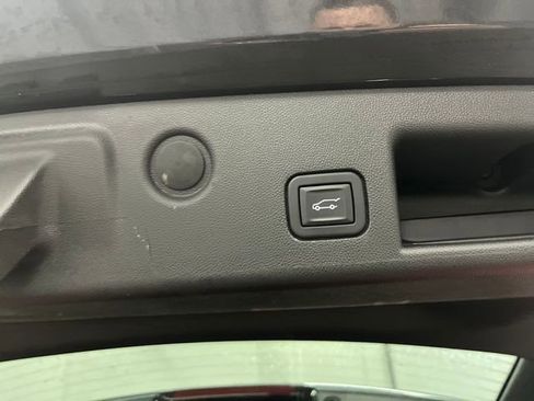 Used 2023 Chevrolet Equinox RS w/ LPO, Floor Liner Package image 26