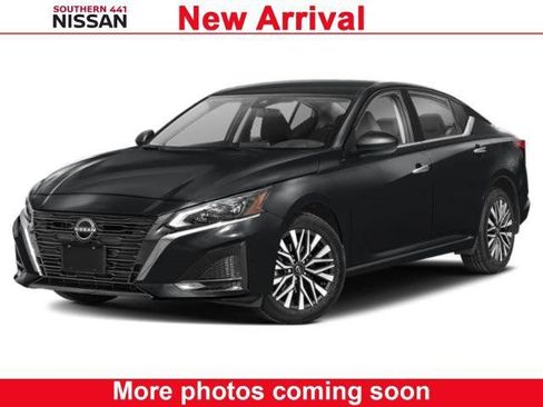Certified 2024 Nissan Altima 2.5 SV FWD image 1