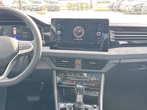 Used 2026 Volkswagen Jetta SE FWD image 18