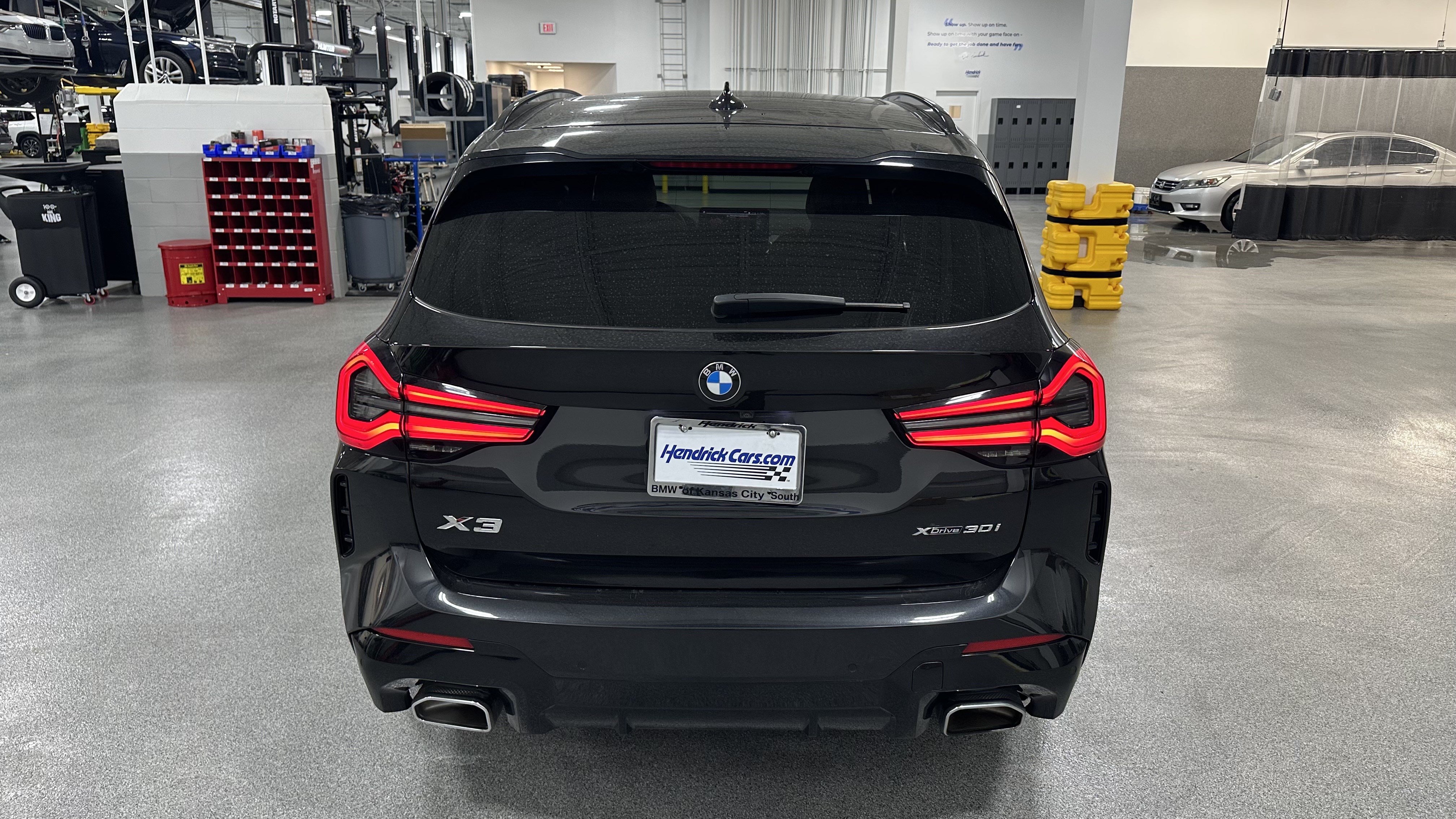 Used 2023 BMW X3 xDrive30i w/ M Sport Package AWD/4WD image 9