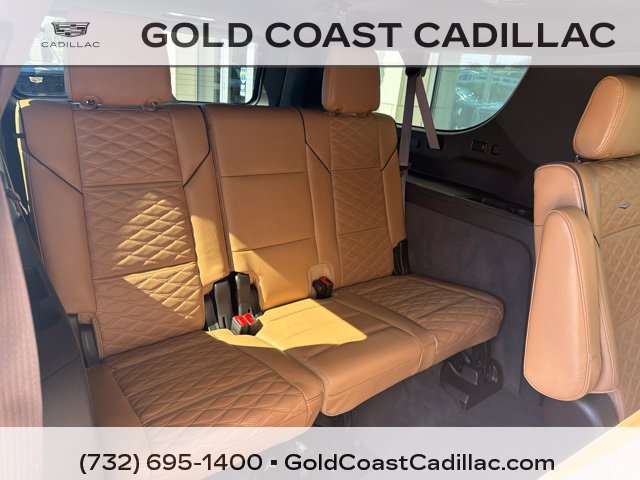 Certified 2023 Cadillac Escalade ESV Premium Luxury w/ Performance Package AWD/4WD image 14