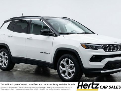 Used 2025 Jeep Compass Latitude AWD/4WD image 1