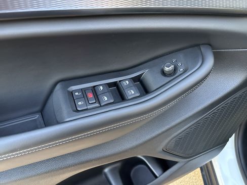 Certified 2025 Jeep Grand Cherokee Altitude image 15