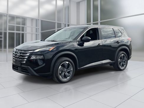 Used 2025 Nissan Rogue SV FWD image 2