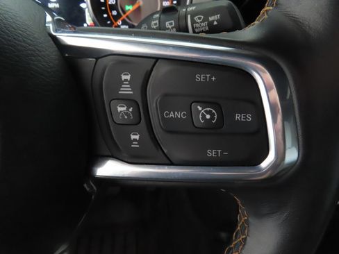 Used 2023 Jeep Wrangler Unlimited Sahara AWD/4WD image 13