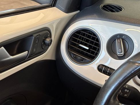 Used 2015 Volkswagen Beetle 1.8T FWD image 8
