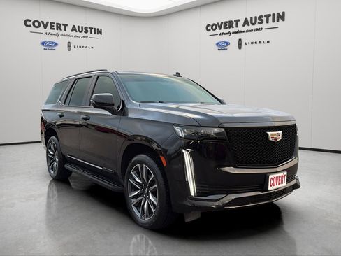 Used 2022 Cadillac Escalade Sport w/ Heavy-Duty Trailer Package image 7