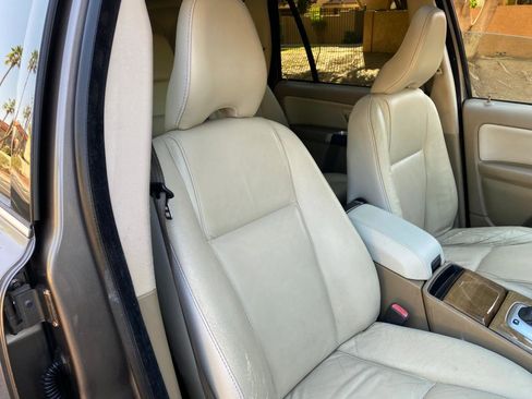 Used 2011 Volvo XC90 3.2 image 50