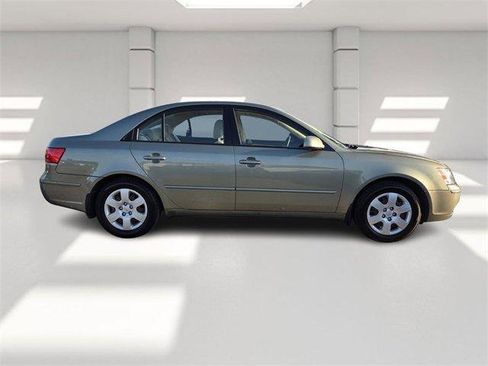 Used 2010 Hyundai Sonata GLS image 6