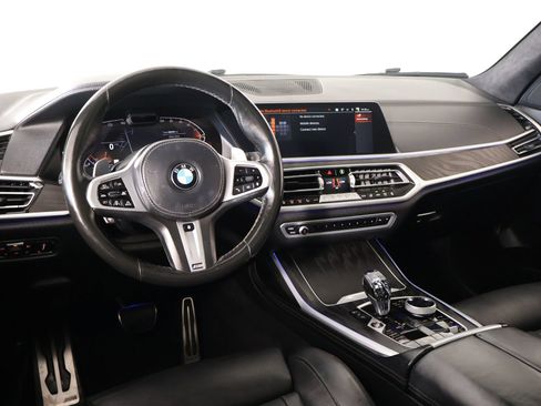 Used 2022 BMW X7 xDrive40i w/ M Sport Package AWD/4WD image 2