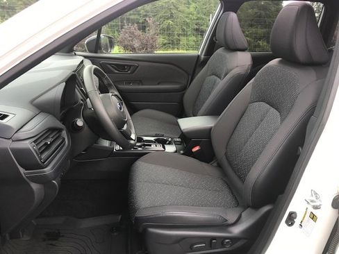 Used 2026 Subaru Forester Premium AWD/4WD image 6