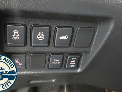 Used 2019 Nissan Pathfinder SL AWD/4WD image 25