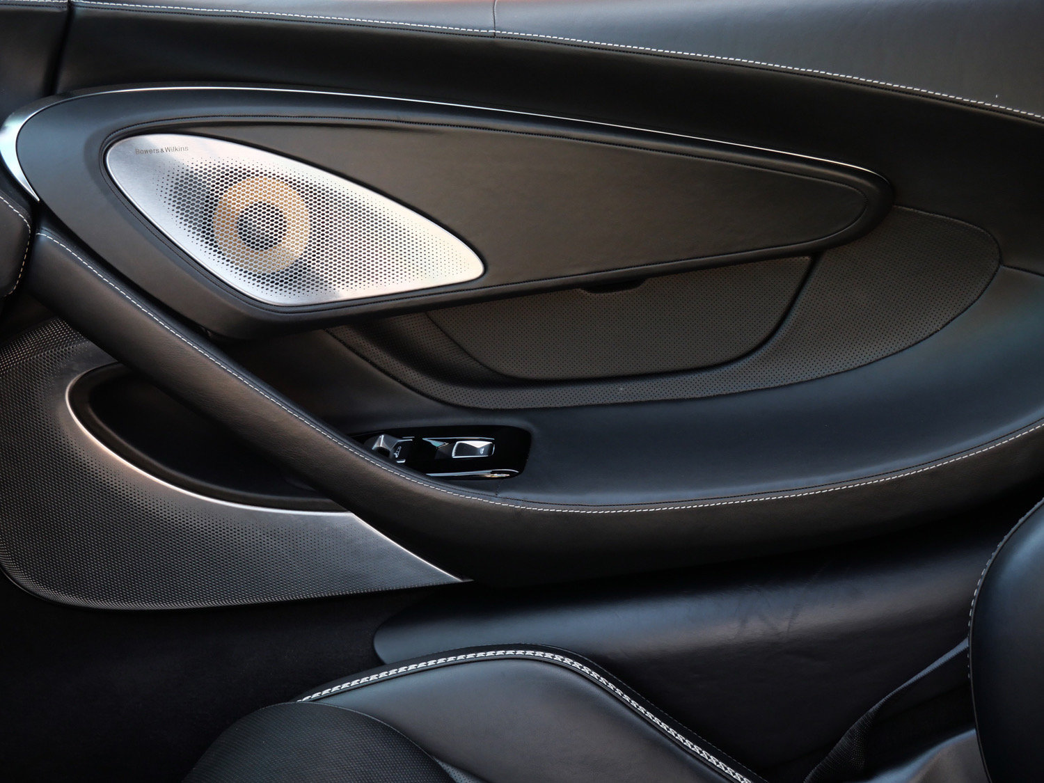 Used 2023 McLaren GT RWD image 18