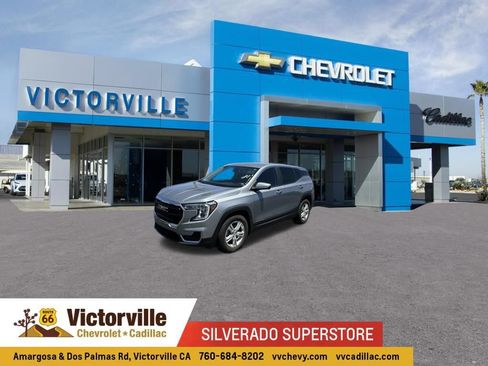 Used 2024 GMC Terrain SLE FWD image 1