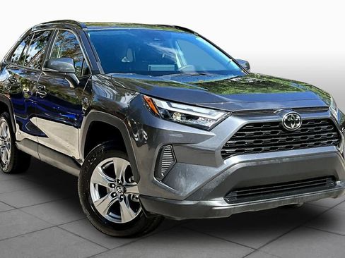 Used 2025 Toyota RAV4 XLE AWD/4WD image 5