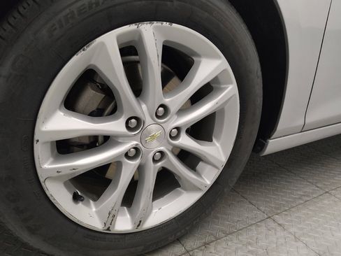 Used 2018 Chevrolet Malibu LT w/ Leather Package FWD image 31