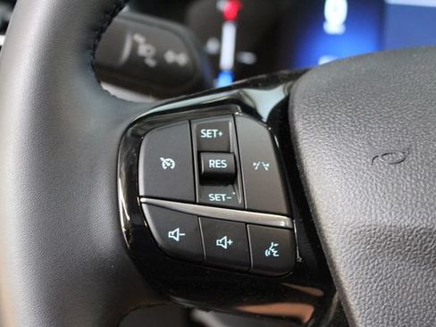 Used 2025 Ford Escape Active AWD/4WD image 16