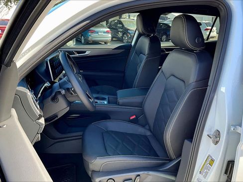 New 2026 Volkswagen Atlas Cross Sport SE image 9