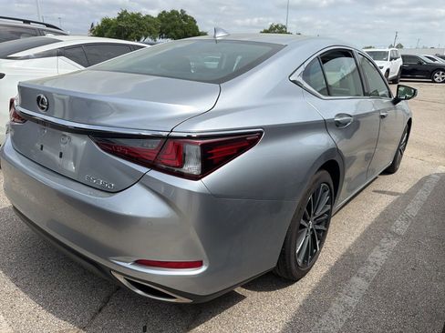 Used 2024 Lexus ES 350 w/ Premium Package image 6