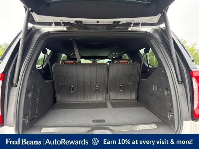 Used 2023 GMC Yukon XL Denali Ultimate AWD/4WD image 14