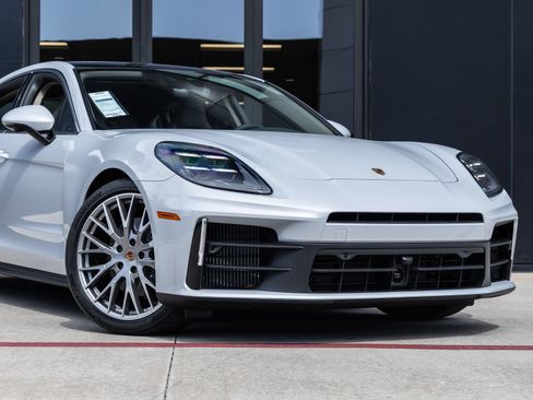 Certified 2026 Porsche Panamera RWD image 9