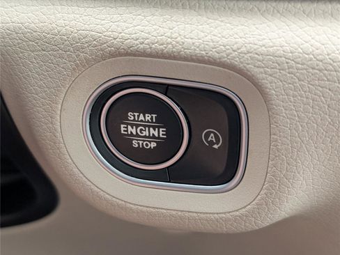 Used 2020 Mercedes-Benz GLS 450 4MATIC image 28