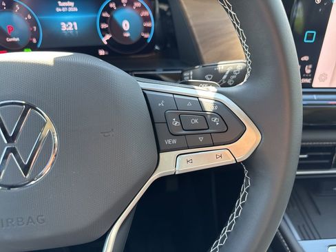 New 2026 Volkswagen Atlas SE FWD image 36