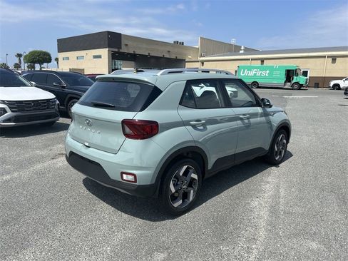 New 2025 Hyundai Venue Limited image 11