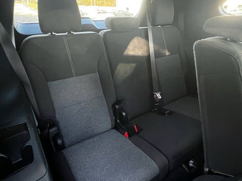 Used 2025 GMC Acadia Elevation image 22